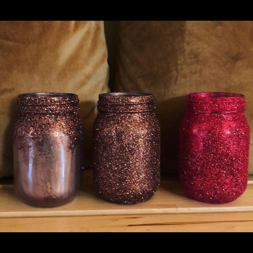 Glittered mason jars for the holidays